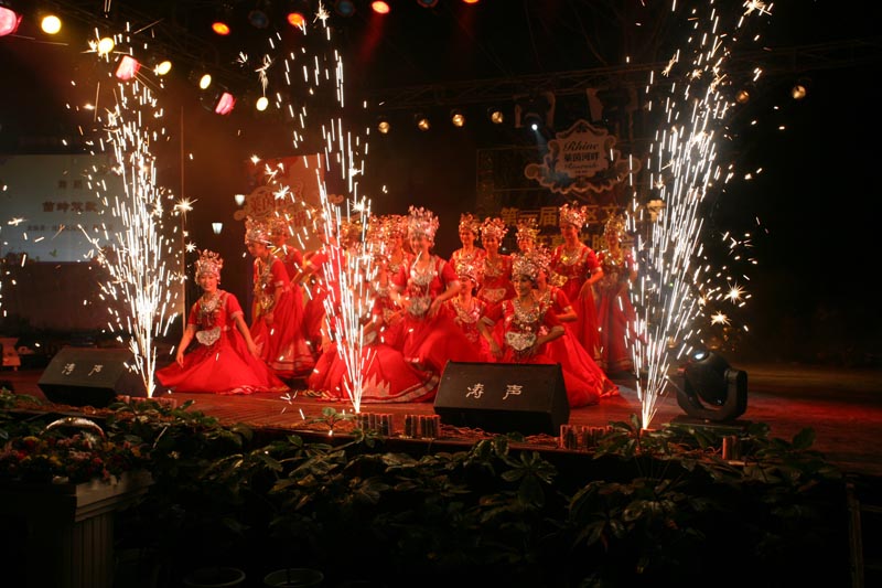 �������